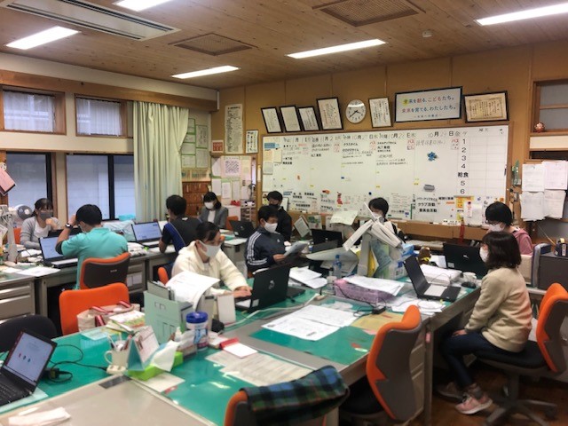 ときがわ町立萩ヶ丘小学校小学校でICT研修を実施しました（2021年10月27日、第４回）