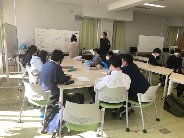 筑波大学附属坂戸高校で「地域での起業」に関する研修を行いました（2022年10月28日）