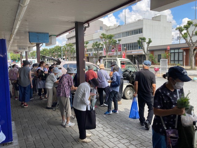 北坂戸駅前で採れたて新鮮な農産物や手づくり加工品が買える！ 北坂戸駅西口広場の「軽トラック市」に行ってきました（2023年9月12日）