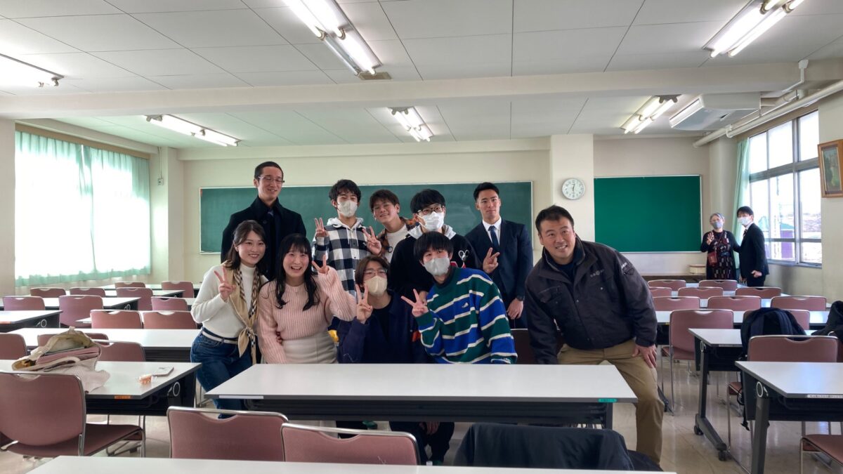 県立坂戸高校の総合的な探究の時間で、筑波大学附属坂戸高校卒の現役大学生に探究活動の実践例をお話しいただきました（2023年12月18日）