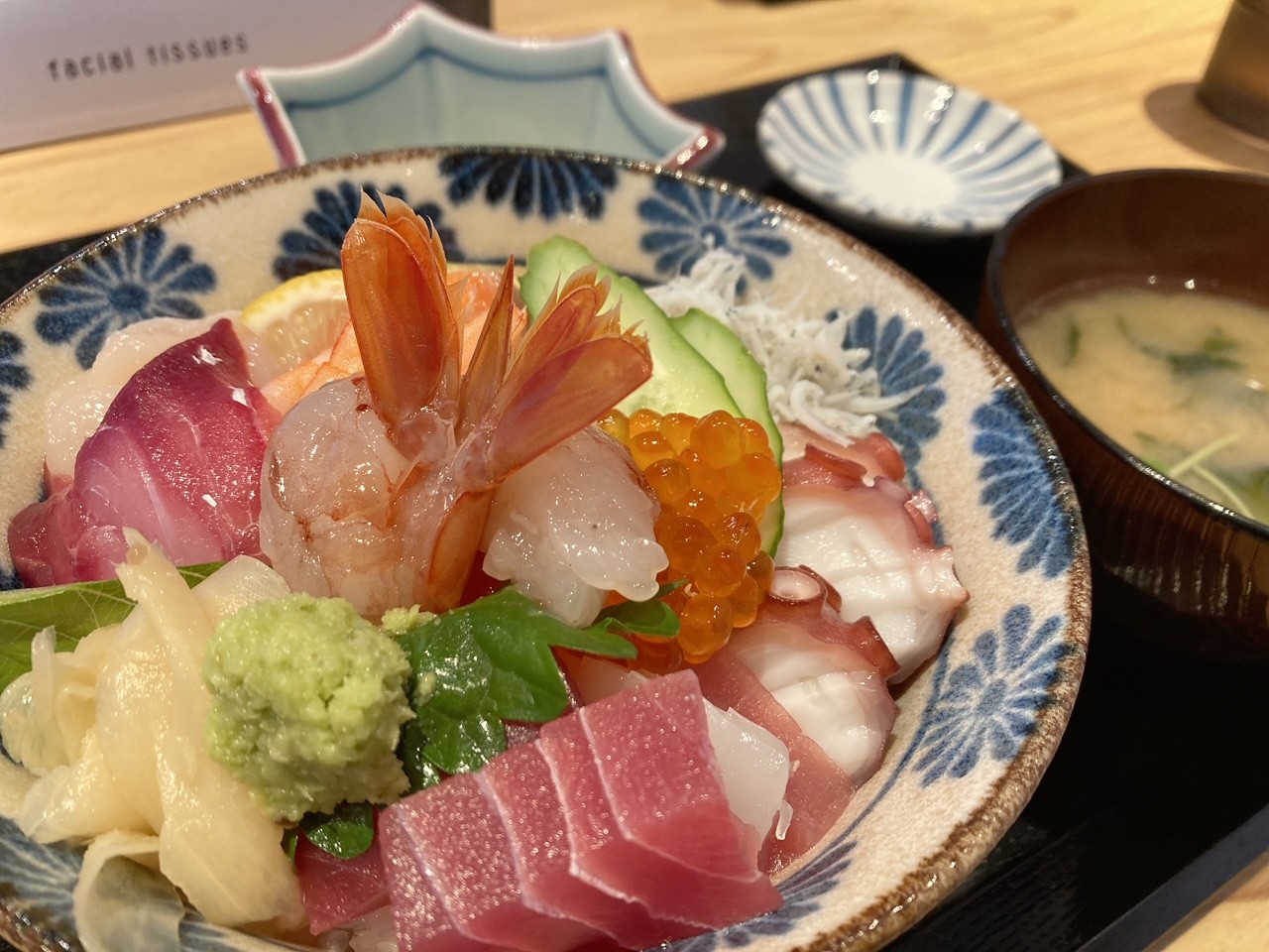 西坂戸団地ショッピングセンターの鮮魚店「鮮太」さんで海鮮丼に 西坂戸団地ショッピングセンターの鮮魚店「鮮太」さんで海鮮丼に