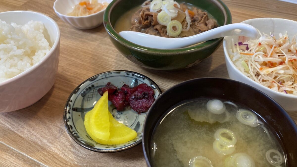 常連さんの居場所も引き継いだ定食屋・居酒屋「となり」さん　～　キタサカまちづくり部　～（2025年5月15日）